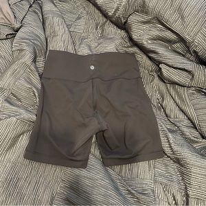 LULULEMON WUNDER TRAIN BIKER SHORTS